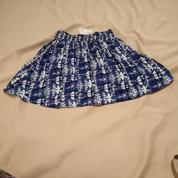 H&M Blue and White Flare Boho Print Mini Skirt Sz 6 - Picture 3 of 6